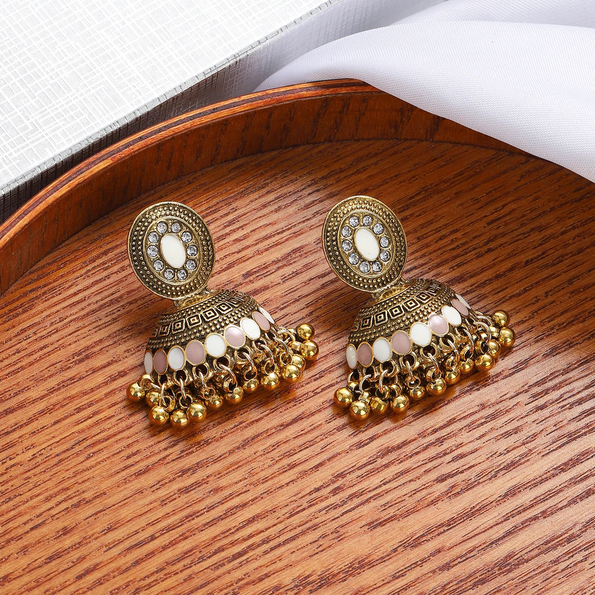 Bohemia Retro Jhumka Femmes Golden Carved Bell Tassel Earrings